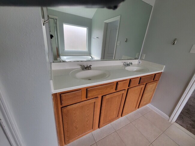 Building Photo - 30311 Saw Oaks Dr