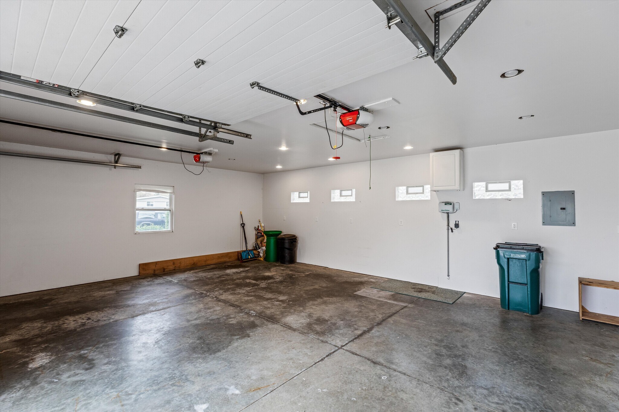 Building Photo - 854 Brooklawn Dr