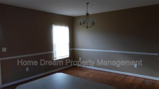 Building Photo - 1308 Saunders Dr