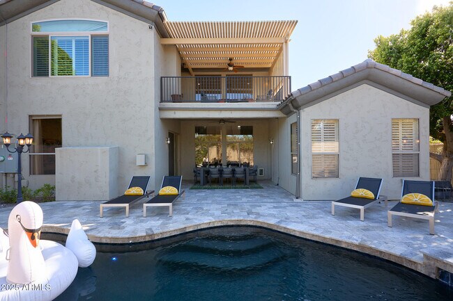 Building Photo - 3202 E Orange Dr