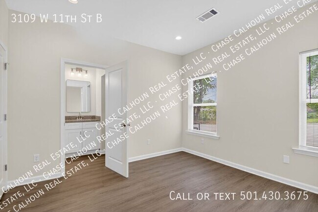 Building Photo - 3109 W 11th St