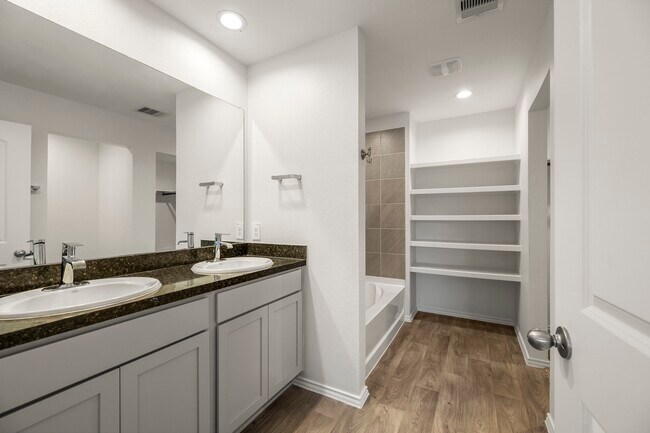 Building Photo - 5402 Auburn Gardens Ct