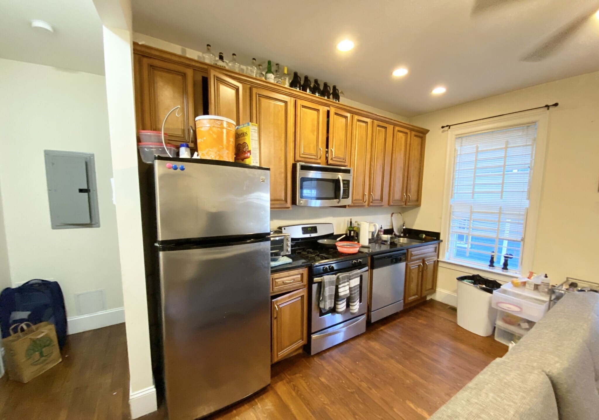 Building Photo - 178 Hillside St