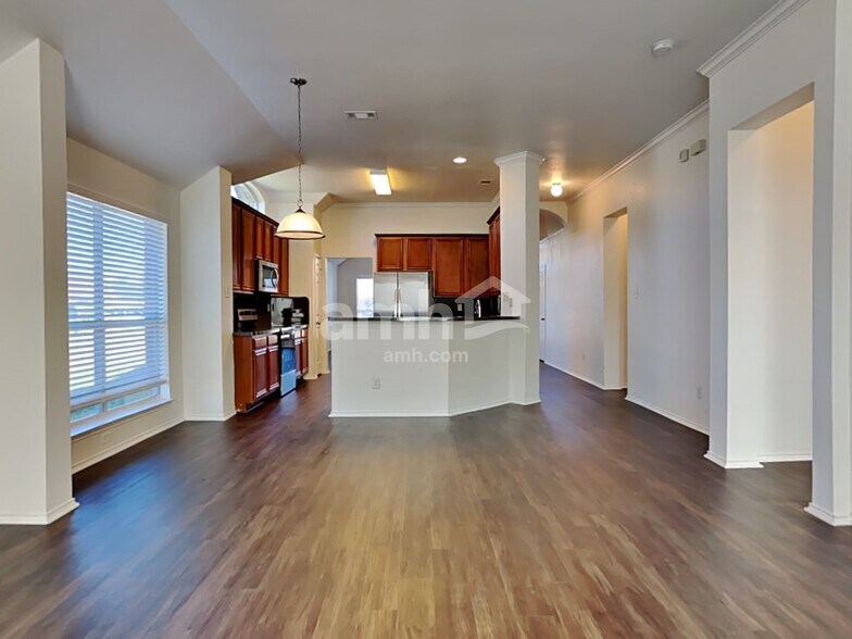 Building Photo - 515 Hampton Ct