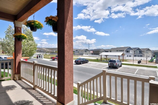 Building Photo - 3891 E Cunninghill Dr