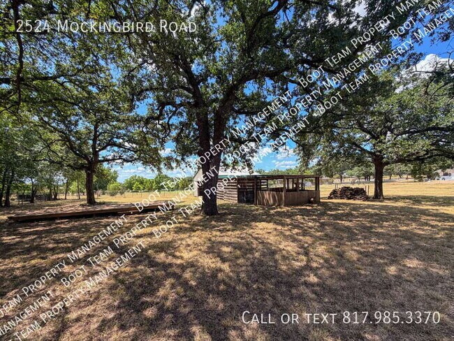 Building Photo - 2524 Mockingbird Rd
