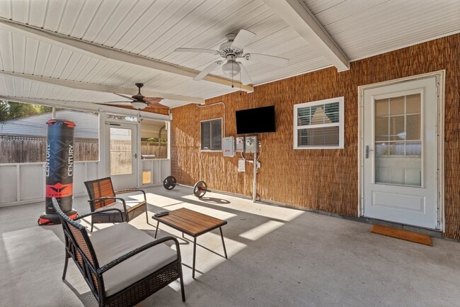Building Photo - Discover your perfect home in Virginia Beach!