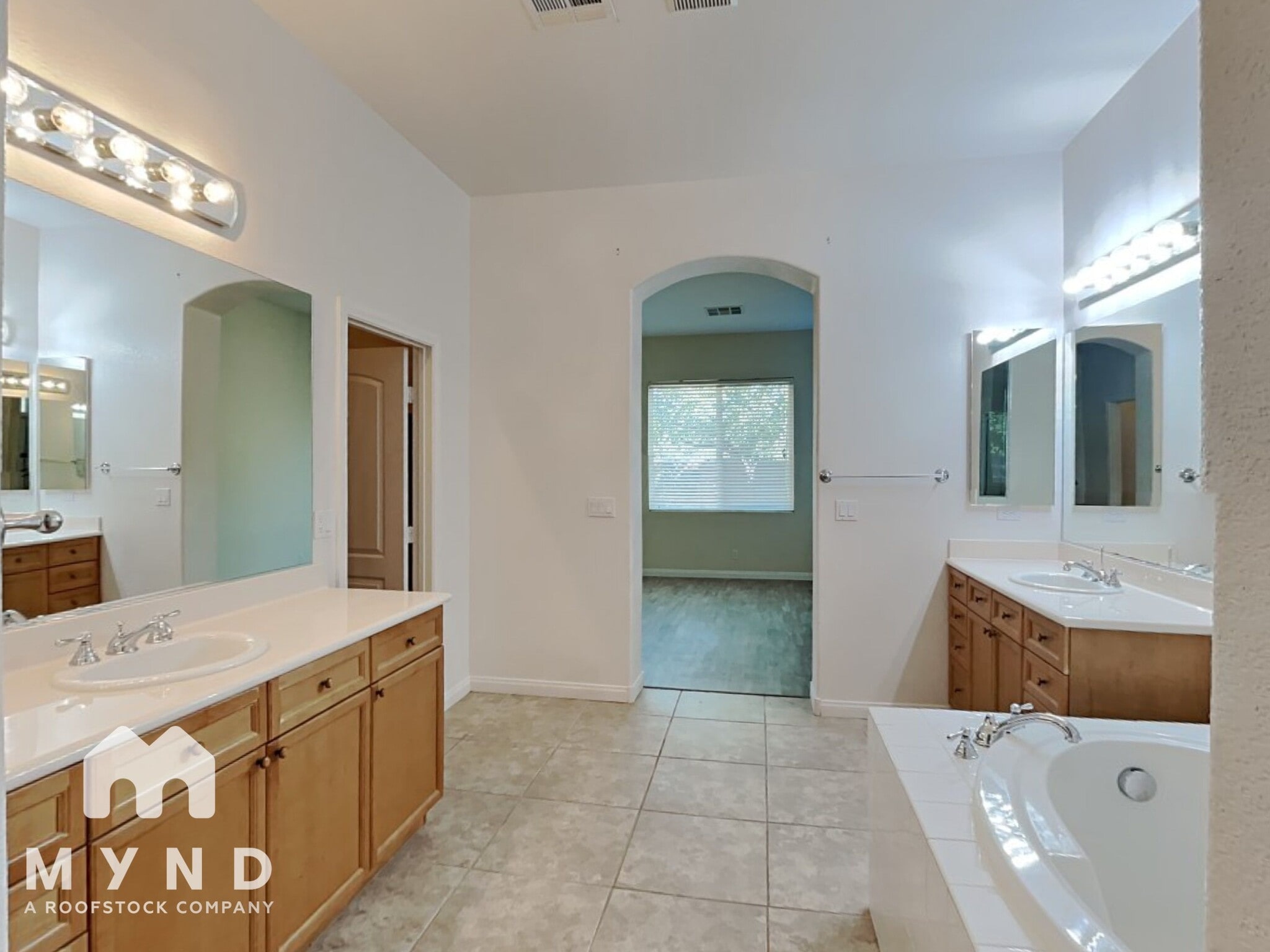 Building Photo - 6524 Greenlet Ave