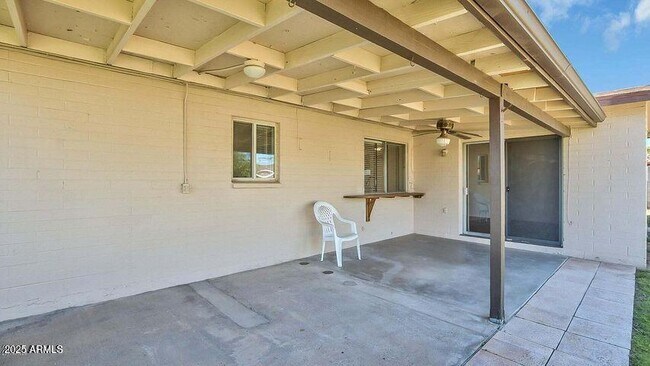 Building Photo - 3452 E Laurel Ln