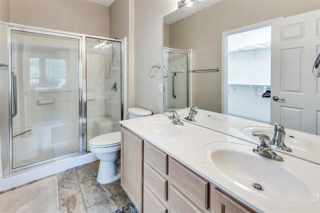 Building Photo - 203 Essex Ln