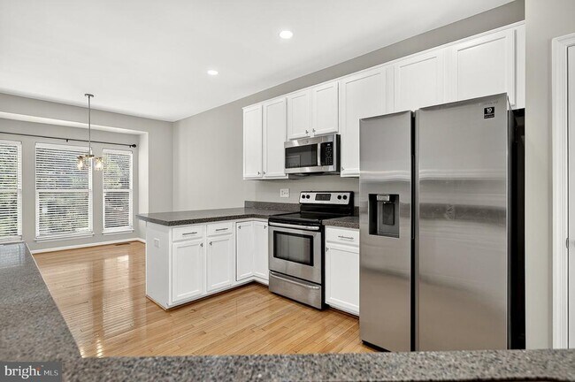 Building Photo - 8381 Millwood Dr