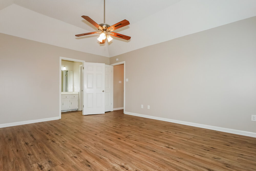 Building Photo - 7733 Deerfield Trce