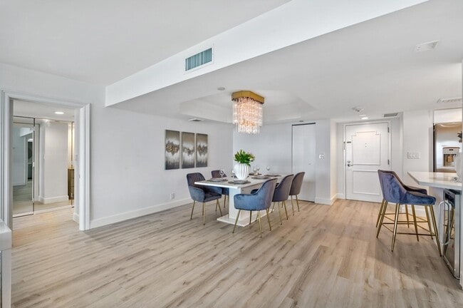 Building Photo - 4101 N Ocean Blvd