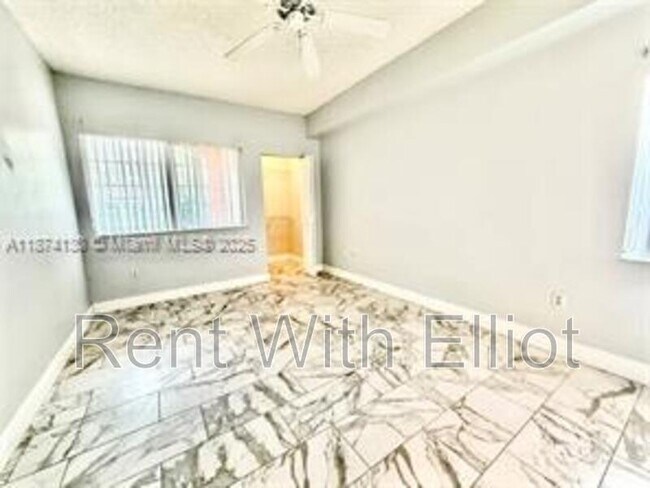 Building Photo - 2015 SE 10th Ave