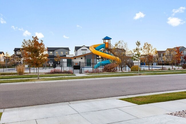 Building Photo - 4 Bedroom, 3 Bathroom 2.8 miles from Old T...