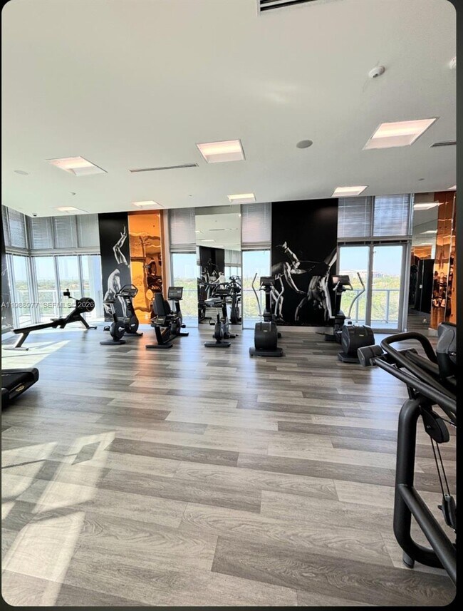 Building Photo - 2000 Metropica Wy