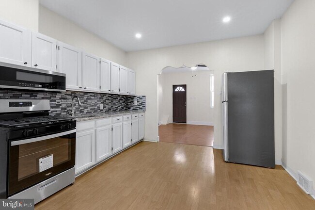 Building Photo - 1807 S 9th St