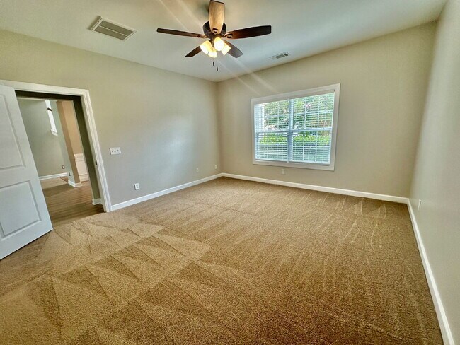 Building Photo - Spacious Four-Bedroom Home with a Bonus Room in Lawton Station!