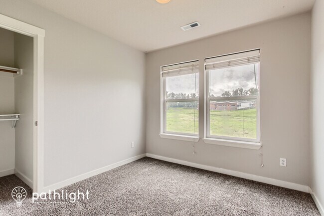 Building Photo - 1053 Nw 1st Ave, Canby, OR, 97013