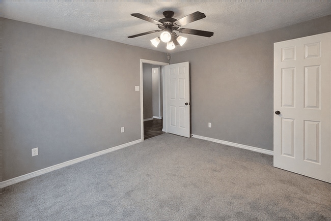 Building Photo - 2518 Staples St