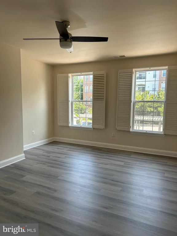 Building Photo - 5900 Whaleboat Dr