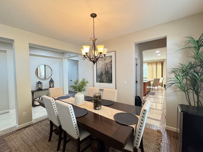 Building Photo - 2400 Ventana View Way