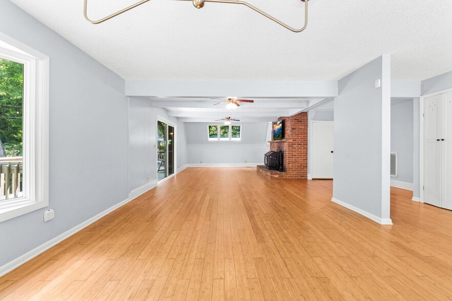 Building Photo - 864 Trojan Horse Cir
