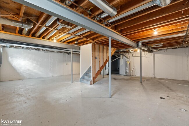 Building Photo - 2199 Edgestone Dr