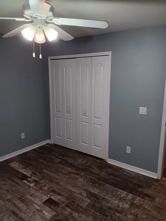 Building Photo - 1305 Shadow Path Dr