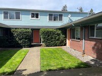 Building Photo - Bottom level 2bed, off street parking, hardwoods, all pets welcome!