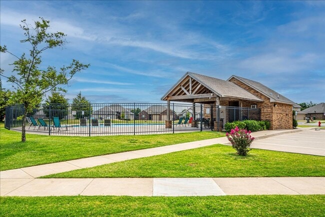 Building Photo - 10300 Glover River Dr