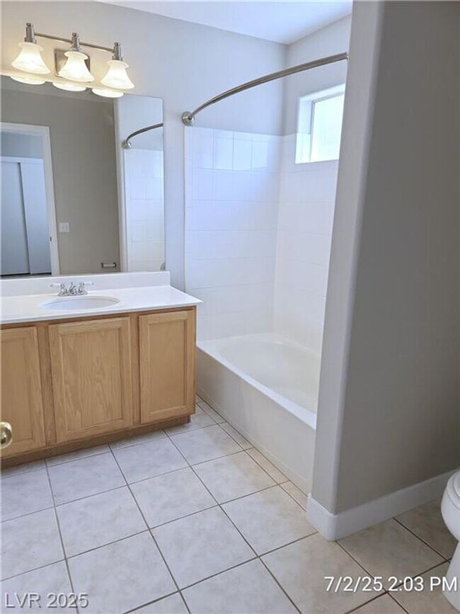 Building Photo - Bright Green Valley Condo in Gated Southpa...