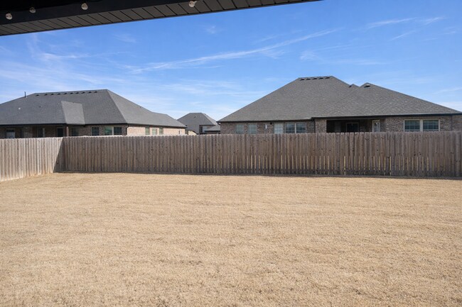 Building Photo - 431 Linda Ln