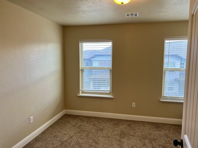 Building Photo - 3609 Autumn Colors Dr