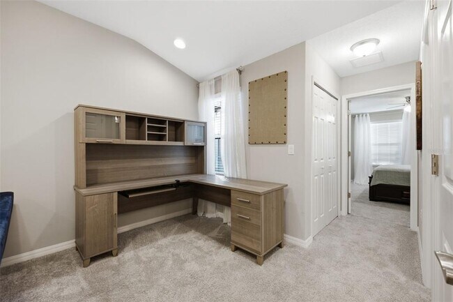 Building Photo - 30138 Southwell Ln