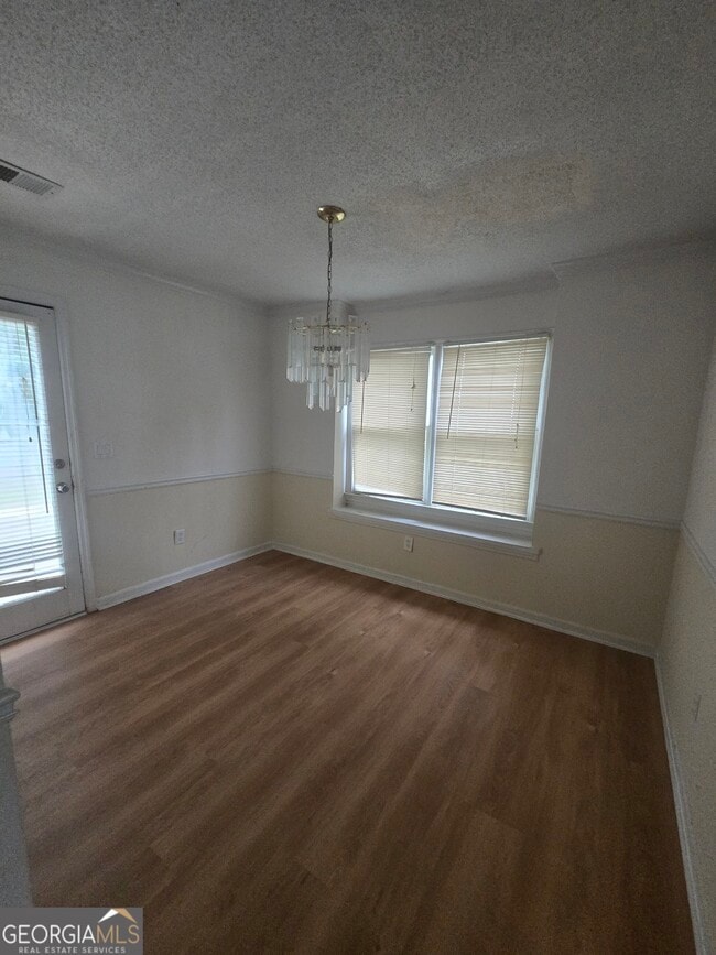 Building Photo - 3490 Runnymeade Dr