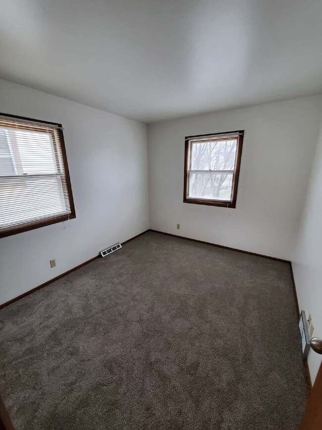 Building Photo - 1112 S 62nd St