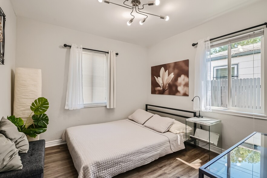 Bedroom - 1309 Jamaica St