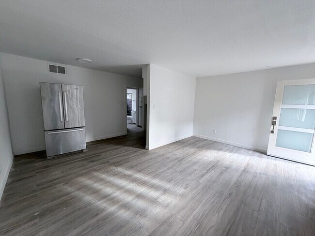 Building Photo - Recently remodeled 1 bedroom in West Redding