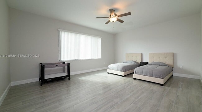 Building Photo - 4024 SW 52nd St