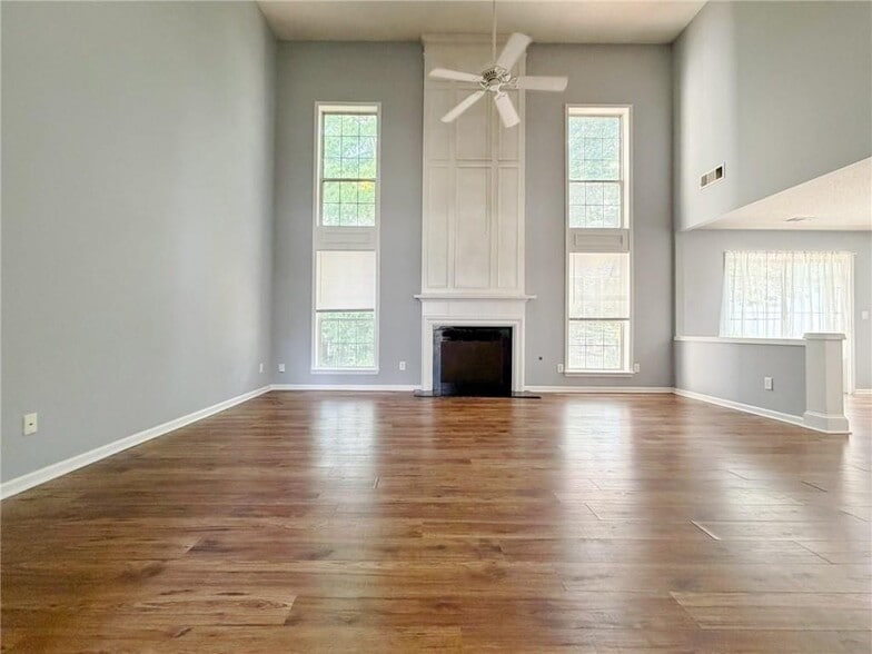 Building Photo - 11545 Carriage Park Ln