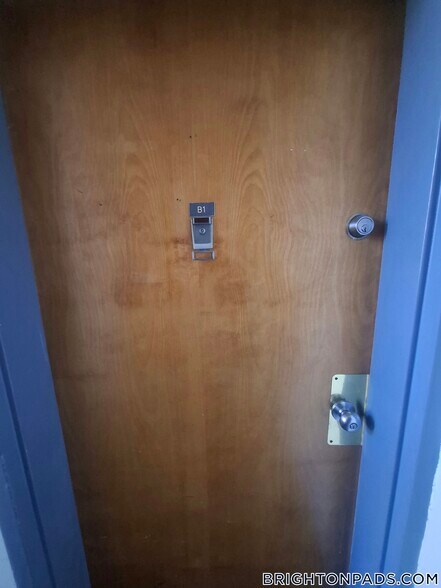 Building Photo - 148 N Beacon St