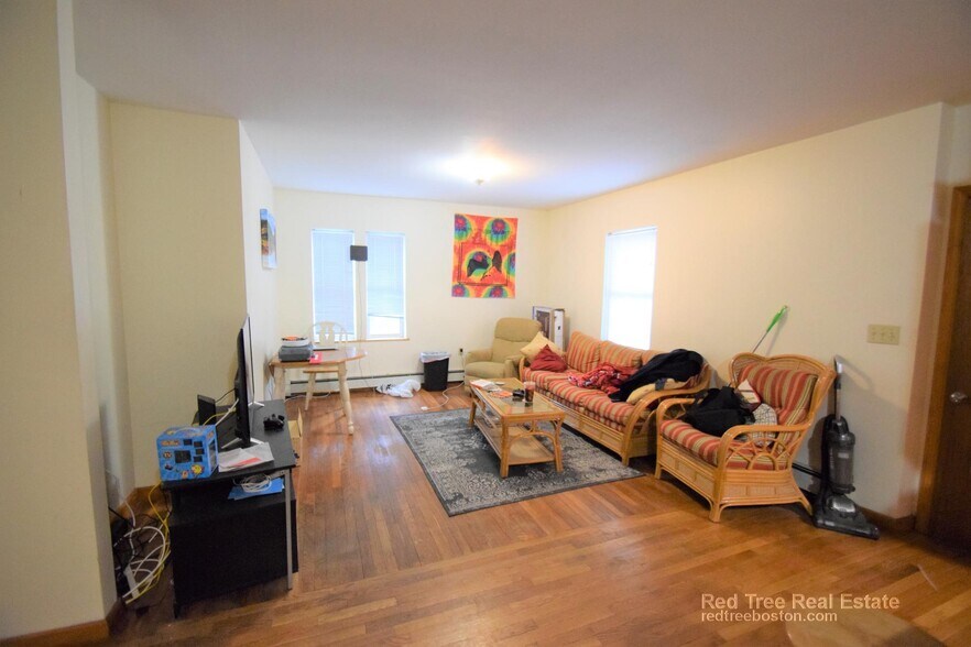 Building Photo - 551 Washington St