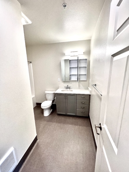 Building Photo - 2330 Yakima Ct