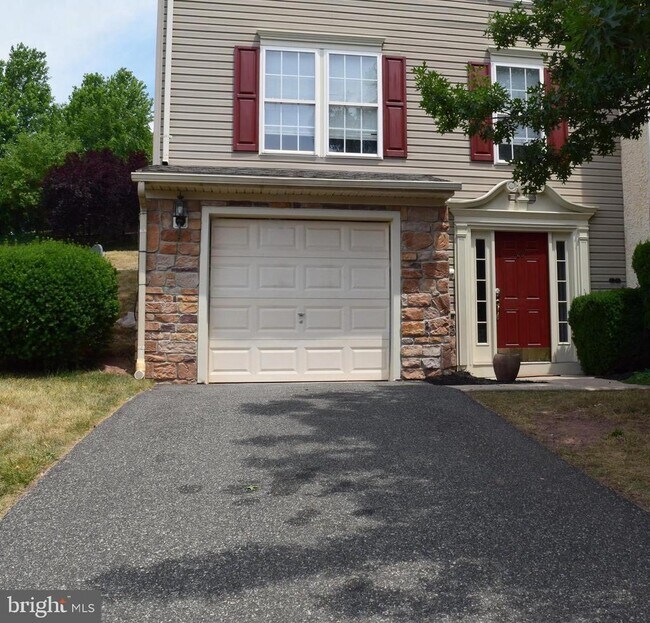 Building Photo - 23 Creekside Dr