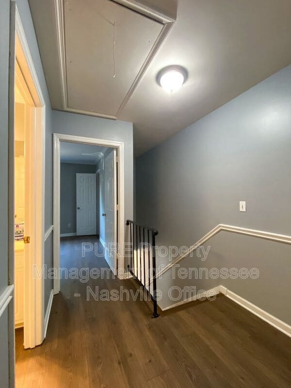 Building Photo - 517 Brentwood Pointe