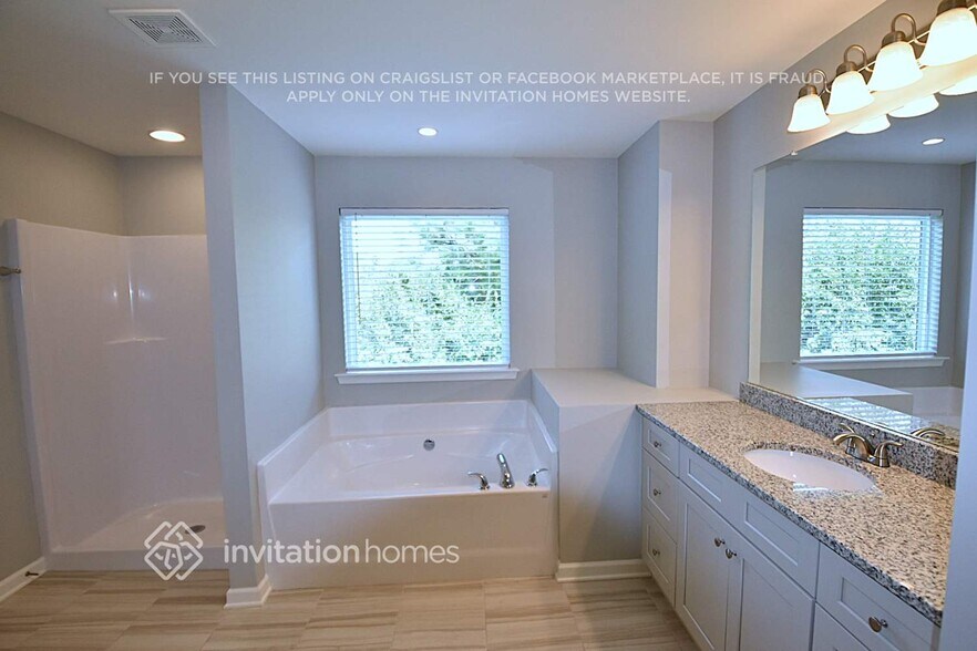Building Photo - 26 Oakbrook Dr