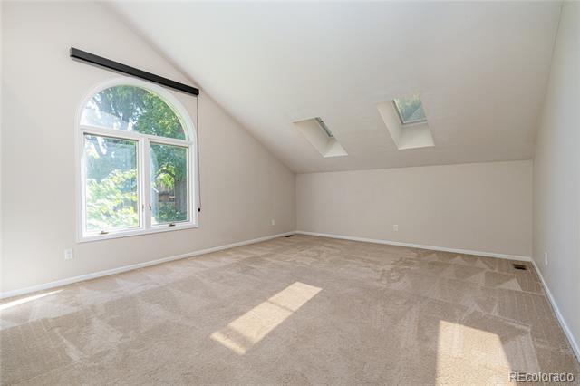 Building Photo - 541 Monroe St