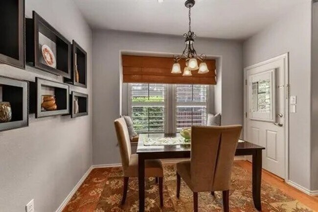 Building Photo - 2 Bed 2.5 Bath in Lewisville