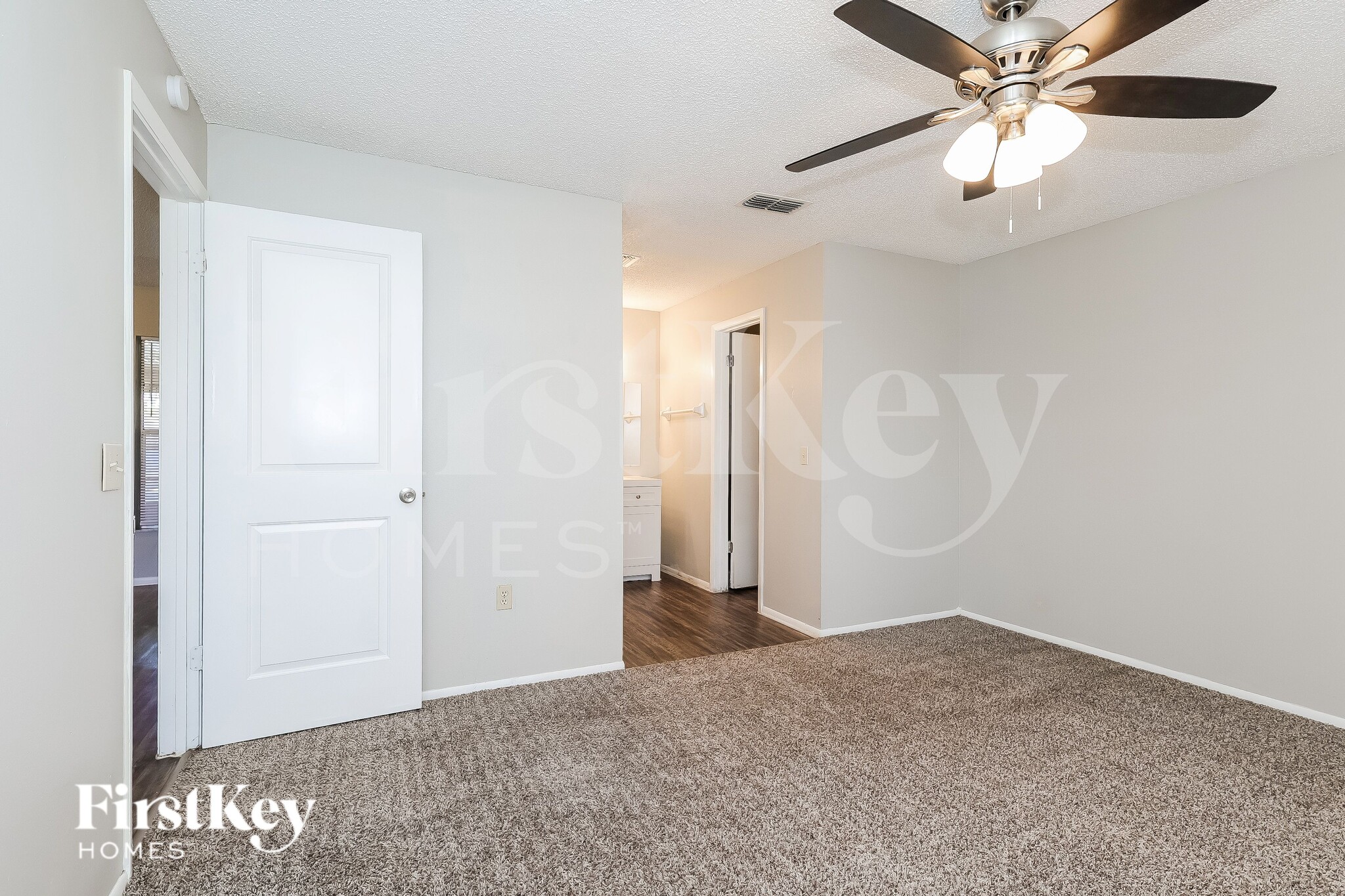 Building Photo - 1095 Sunshine Way SW